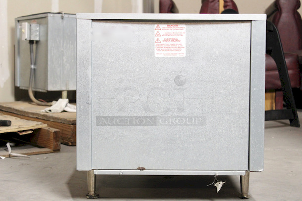 BEAUTIFUL! Taylor RC25N-27 Remote Condensing Unit Used With Frozen Margarita Dispenser. 208-230v/60hz/1ph  21-1/2x23-1/4x21-7/8.
Removed In Working Order From Fat Tuesday. - Image 4 of 6