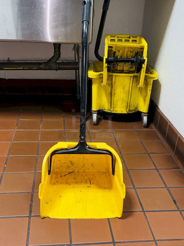 Rubber Maid Dust Pan  - Image 1 of 4