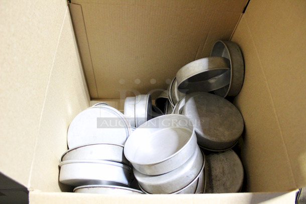 HUGE LOT!! Stackable Cake Pan 6"-16-1/2" 50+ Pieces.  - Image 2 of 2