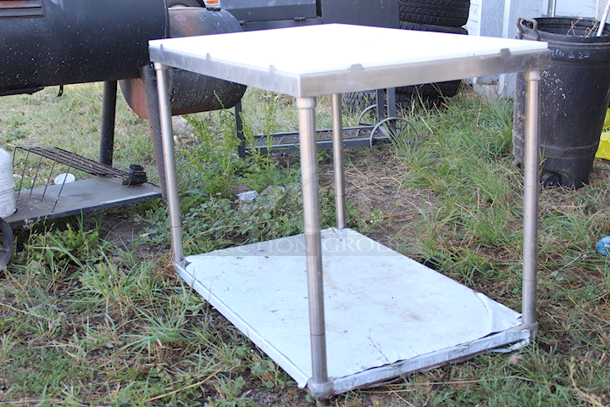 NEW! 30" x 48" 14-Gauge 304 Stainless Steel Poly Top Table with (2) 3/4" Thick Poly Tops and Undershelf.  - Image 4 of 5