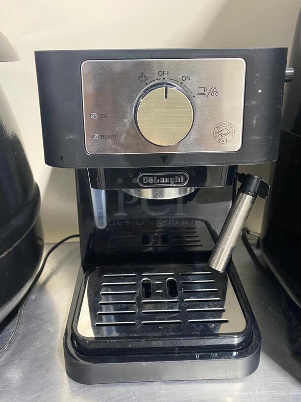 De'Longhi Stilosa Manual Espresso Machine, Latte & Cappuccino Maker, 15 Bar Pump Pressure + Milk Frother Steam Wand, Black / Stainless steel