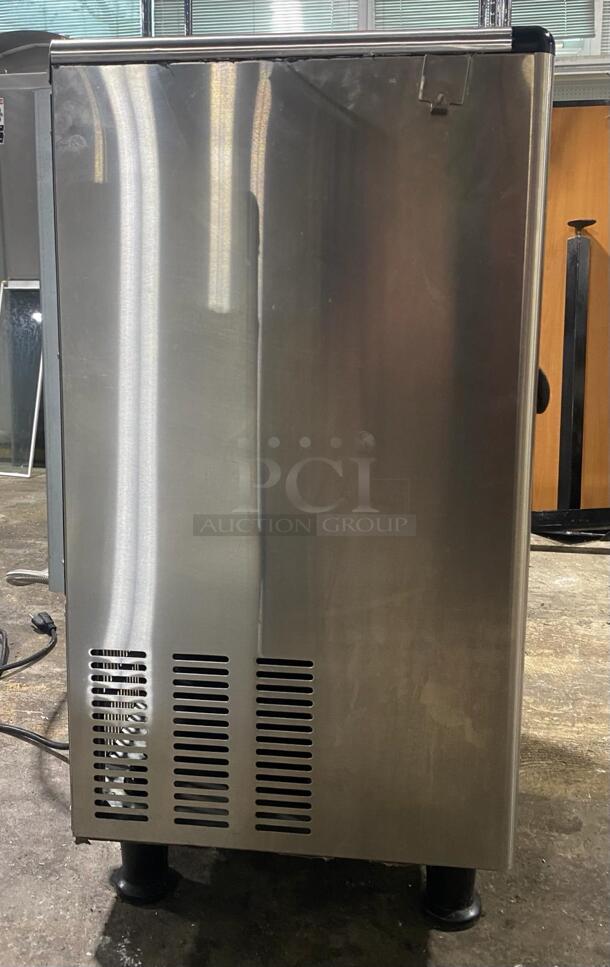 Coldline ICE70 18" Air Cooled 70 lb. Capacity Cube Shape Ice Machine
 - Image 2 of 3