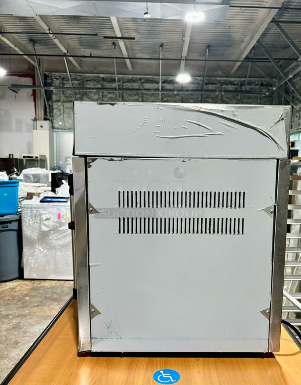 Vollrath 40704 8 Bird Countertop Electric Rotisserie Oven 208/240V
 - Image 2 of 4