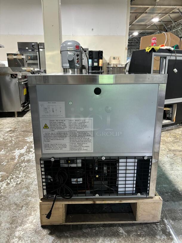 Brand New Scratch & Dent Dukers DUC29F 36" Rear Mounted Self-Contained Refrigeration Digital Temperature Control Undercounter Refrigerator
 - Image 2 of 5