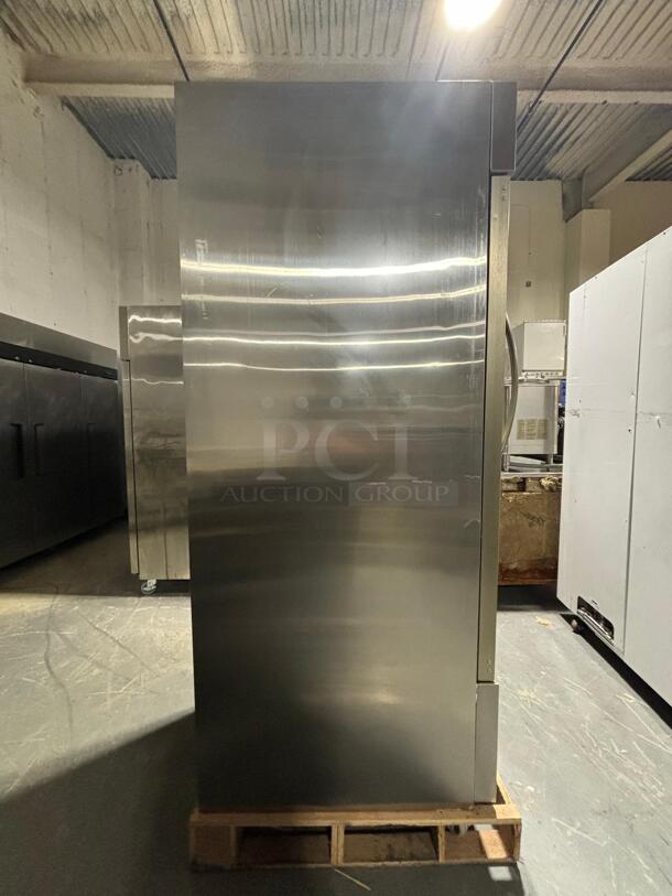 Dukers Commercial Reach In Refrigerator
 - Image 2 of 6