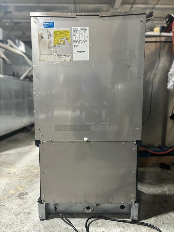 Scotsman HID540A-1 500 lb Countertop Water & Nugget Ice Dispenser - 40 lb Storage, Cup Fill, Touch-Free Dispensing, 115
 - Image 3 of 4