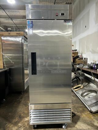 Dukers D28F 1/2 HP One-Section Reach-In Freezer - 110v/60/1-PH - 110 Volts
