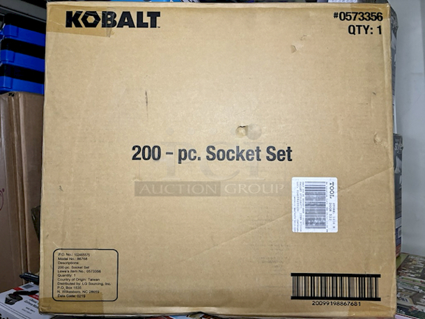 Kobalt 86768 200-Piece Standard (SAE) and Metric Combination Polished Chrome Mechanics Tool Set with Pro90 Ratchet and Hard Case