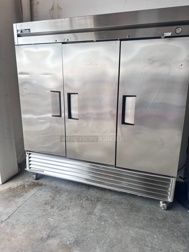 True T-72F-HC 78 inch Three Section Reach In Freezer, (3) Solid Doors, 115v - Image 5 of 11