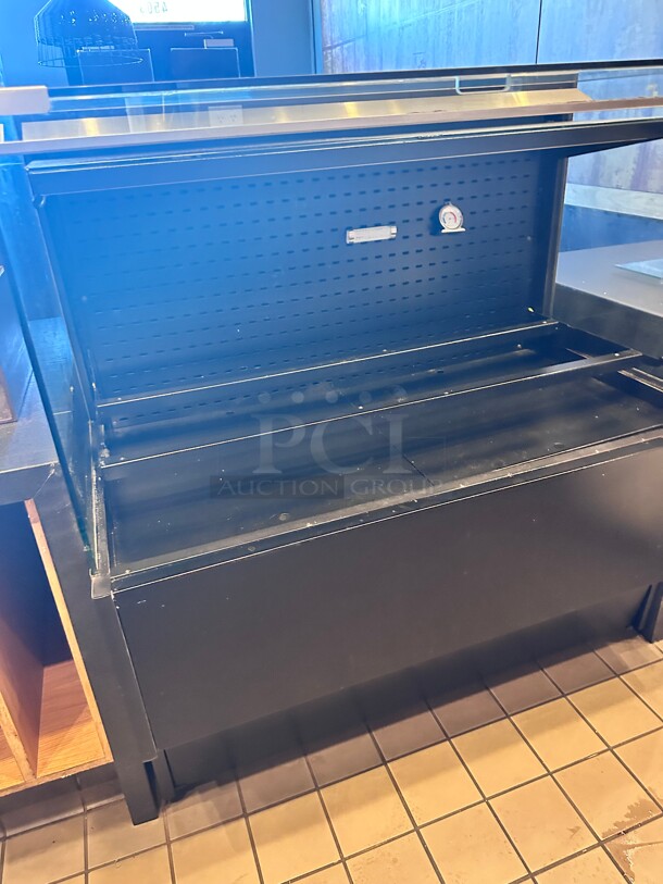 Late Model Commercial 48 inch Black Vertical Air Curtain Merchandiser - 115V Tested and Working
