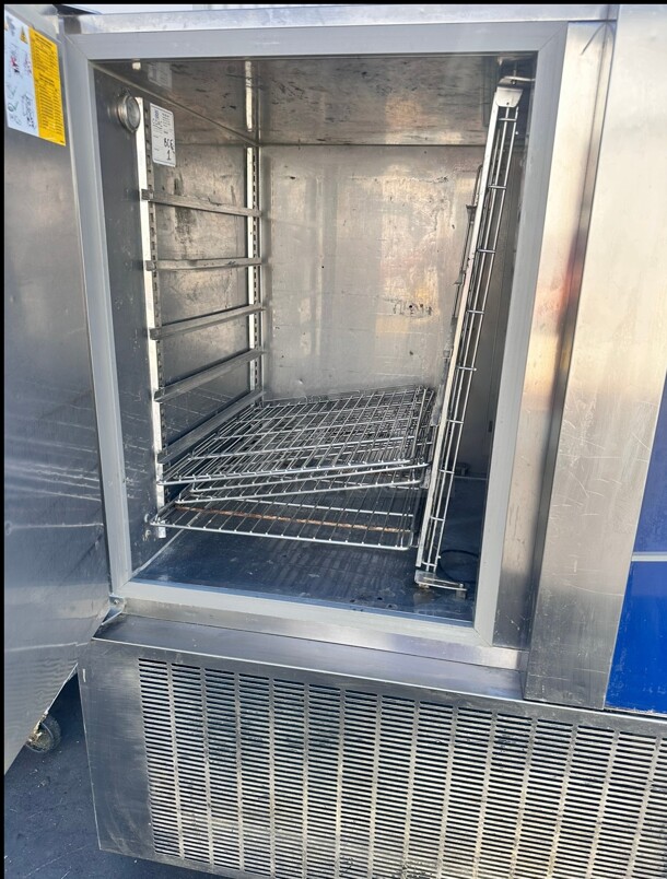 Electrolux Professional 727742 49 1/5" Floor Model Blast Chiller - (10) Pan Capacity, 208v/3ph Working - Image 6 of 11