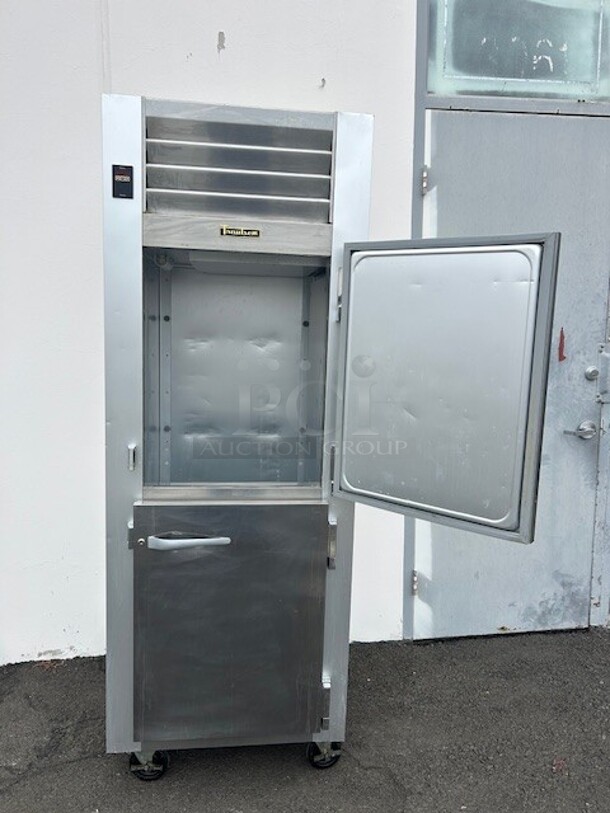Late Model Traulsen G12000 Half Door Reach In Freezer - Right Hinged Doors 115 Volt Working - Image 5 of 10