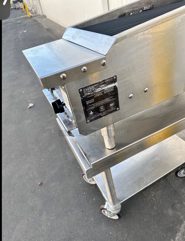 Late Model Vulcan VTEC14 14 1/2 inch Countertop Charbroiler w/ Conversion Burner, Natural Gas Working - Image 4 of 9