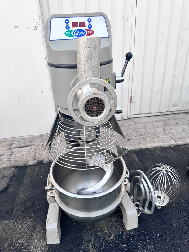 Late Model Globe SP40 40 qt Commercial Heavy Duty Planetary Dough Mixer - Floor Model, 2 hp, 220v, 3ph NSF Tested and Working  - Image 5 of 10