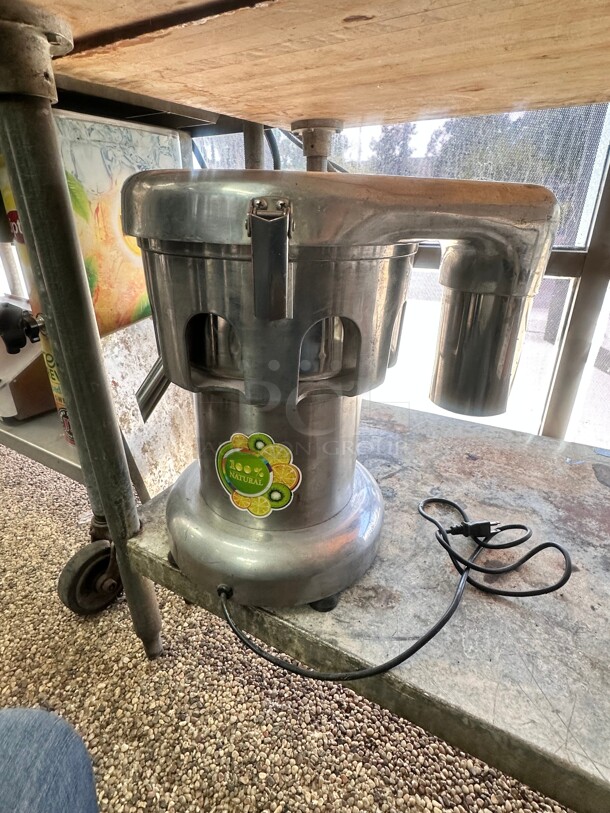 Commercial Heavy Duty Juicer 115 Volt Tested and Working! - Image 2 of 9