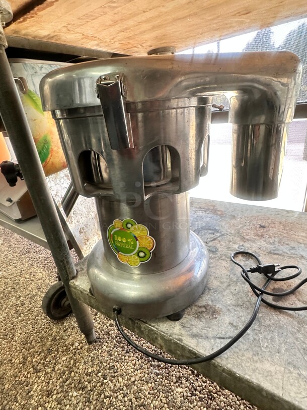 Commercial Heavy Duty Juicer 115 Volt Tested and Working! - Image 3 of 9