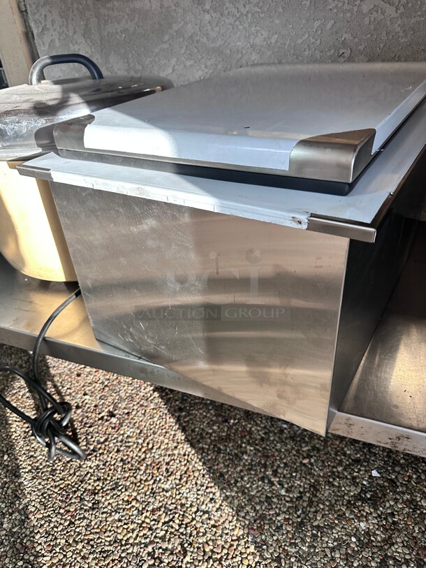 New Commercial Stainless Steel Ice Bin With Cover 