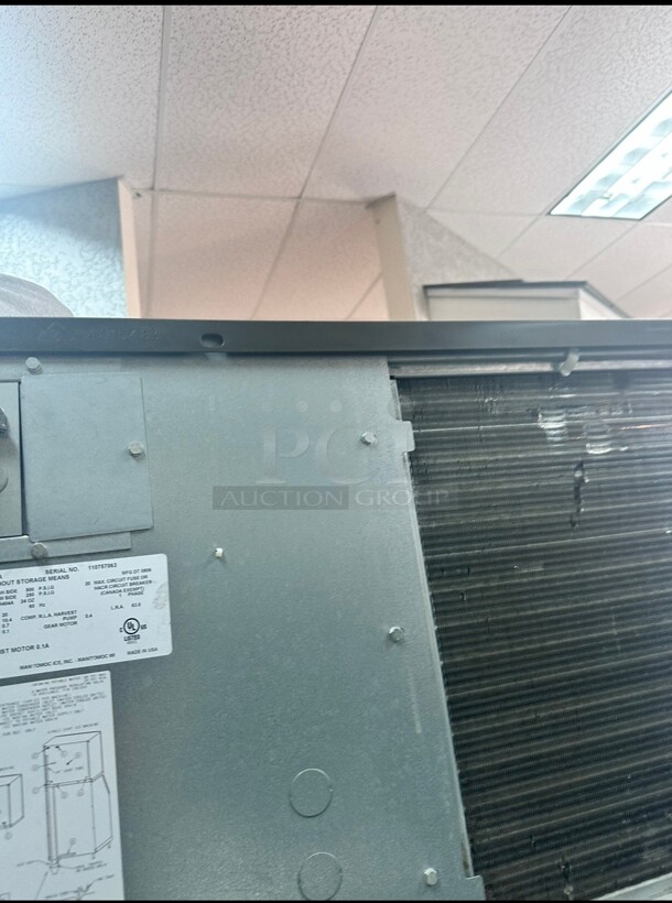 Working Manitowoc SY-0504A Air cooled ice maker 115 Volt With Ice Bin  - Image 9 of 9