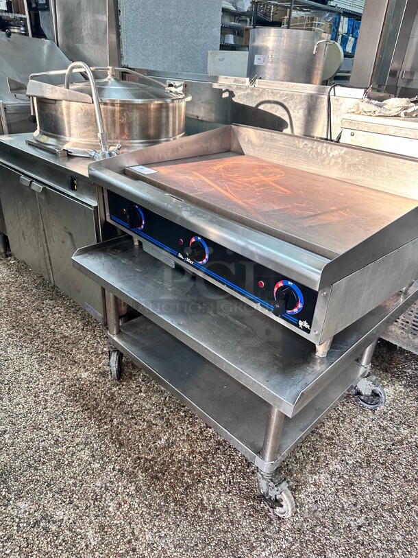 Certified Working! Star Max Commercial 36 inch Electric Heavy Duty Flat Grill Griddle NSF With 1 Inch Steel Top 220 Volt   - Image 1 of 7