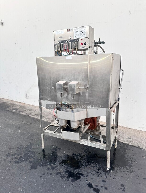 Excellent Condition American Dish Service 5AG-S 74 Rack/Hr Double Rack Door Type Low Temp Dishwasher - 115V Tested and Working - Image 1 of 10