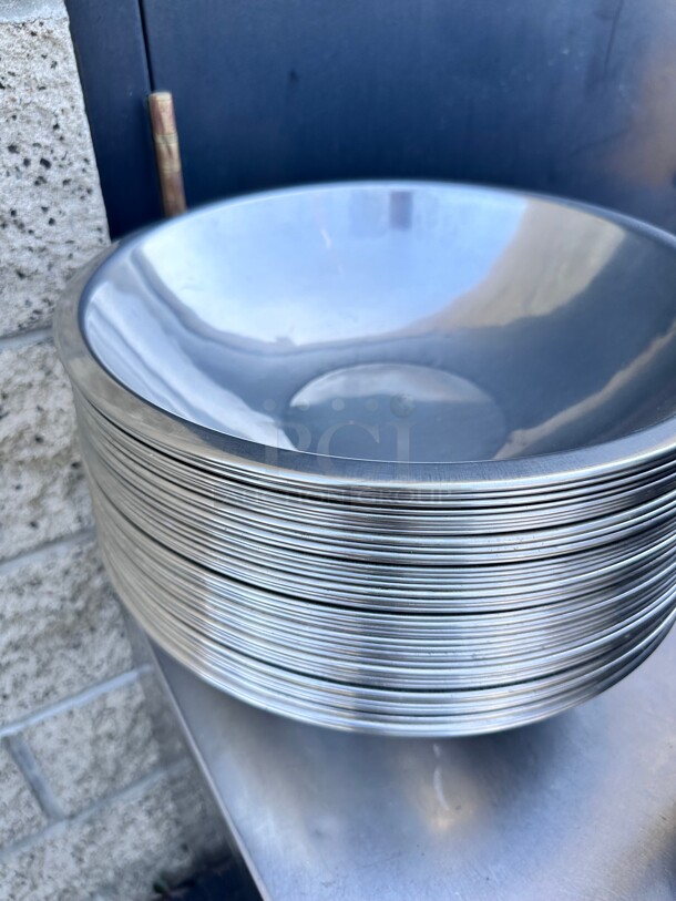 Clean 13x13 Inch Stainless Steel Salad Bowls - Image 2 of 6