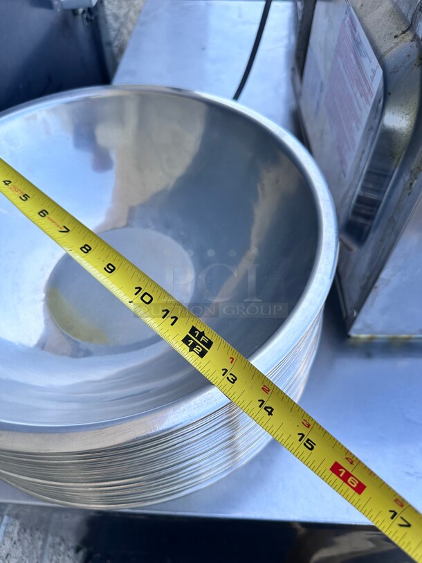 Clean 13x13 Inch Stainless Steel Salad Bowls - Image 5 of 6