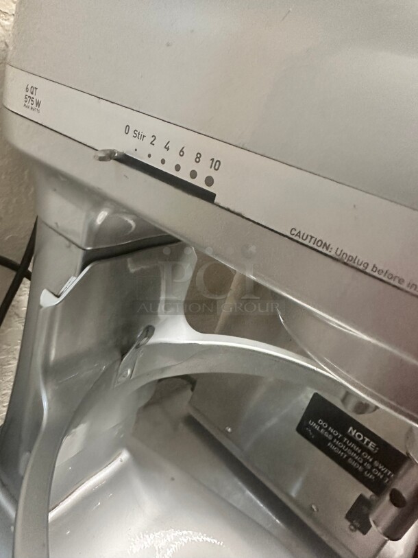 Working Kitchen Aid Professional 600™ Series 6 Quart Bowl-Lift Stand Mixer 115 Volt  - Image 5 of 8