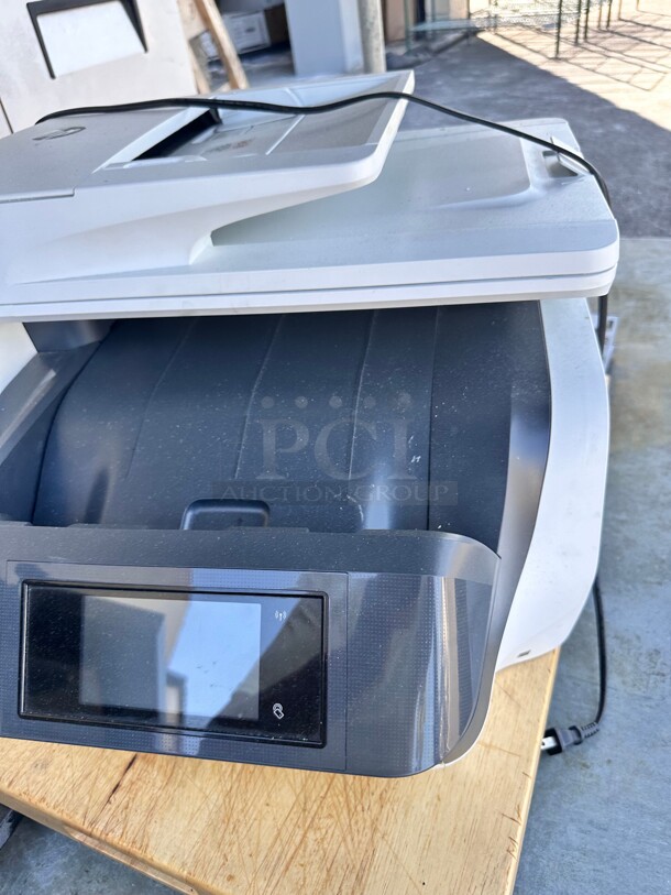 H P OfficeJet Pro 8720 All-in-One Wireless Printer White - Image 5 of 7