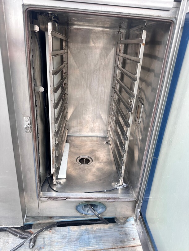 Rational SCC101 10-FULL  iCombi Pro 10 Full Size Pan Gas Combi Oven - 208/240v/3ph - Image 3 of 8
