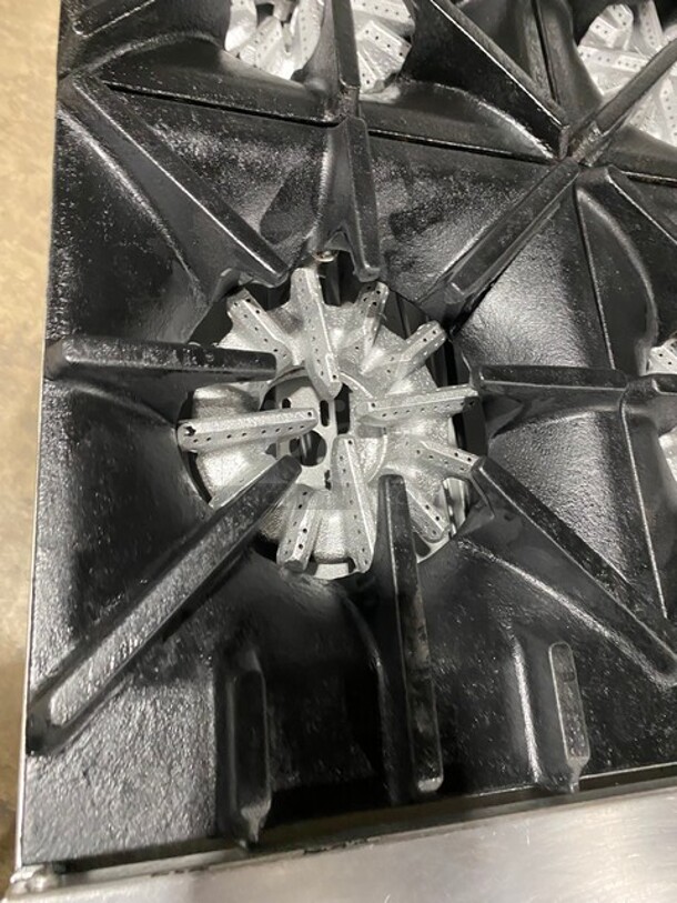 WOW! Garland Stainless Steel Commercial Natural Gas Powered! 6 Burner Range With Right Side Flat Top Griddle, 2 Ovens, Back Splash! On Casters! Working When Removed! MODEL GFE606R24RR SM:GFE606R24RR0009 - Image 2 of 9