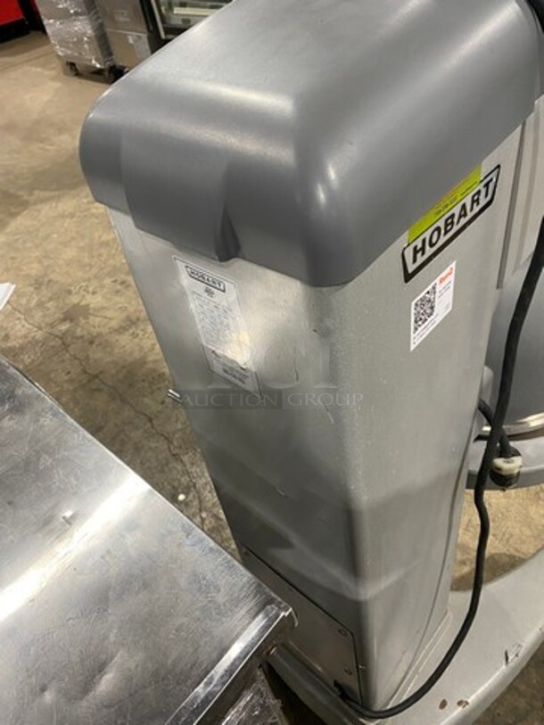 WOW! Hobart Legacy Metal Commercial Floor Style 30 Quart Planetary Dough Mixer w/ Stainless Steel Mixing Bowl and Bowl Guard! Working When Removed! MODEL HL300 SN 311469744 100-120 Volts, 1 Phase. - Image 4 of 9