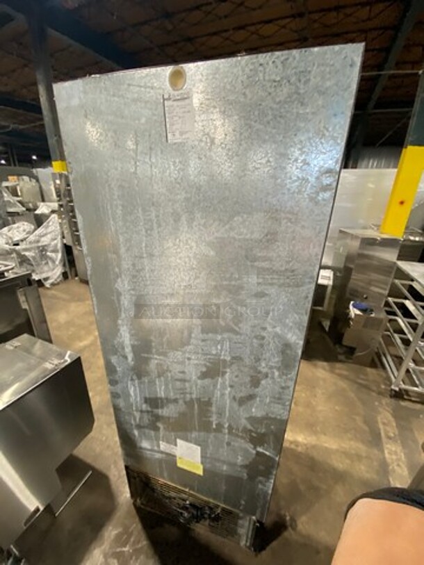 Imbera Commercial Single Door Reach In Cooler Merchandiser! With View Through Door! Model: G319CO2 SN: 111161010359 115V 60HZ 1 Phase - Image 4 of 7