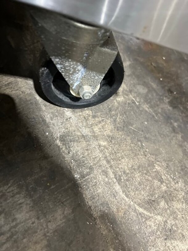 Southbend Commercial Natural Gas Powered 12 Burner Stove! With Raised Back Splash And Salamander Shelf! With 2 Full Size Oven Underneath! All Stainless Steel! On Casters! Working When Removed! - Image 8 of 11