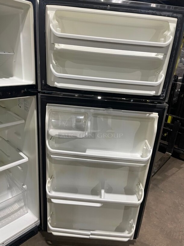 Frigidaire Stainless Steel Refrigerator/Freezer Combo! With Racks & Shelves! 115V 1 Phase! Model: FFTR18D2QS3 SN: BA54213629! - Image 7 of 9