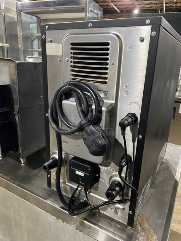 NICE! LATE MODEL! Merrychef Commercial Countertop Rapid Cook Turbo Oven! Model Eikone2S! 208/240V 1 Phase!  - Image 4 of 8