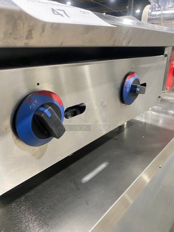 Commercial Countertop Natural Gas Powered Flat Top Griddle! With Back And Side Splashes! All Stainless Steel! On Small Legs! - Image 6 of 7