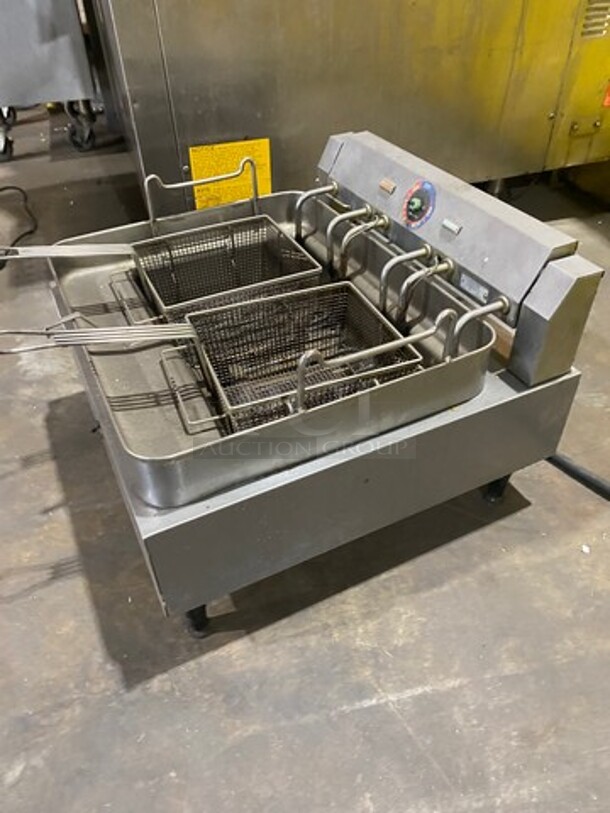 Commercial Countertop Electric Powered Deep Fat Fryer! With Metal Frying Baskets! All Stainless Steel! On Small Legs! - Image 3 of 8