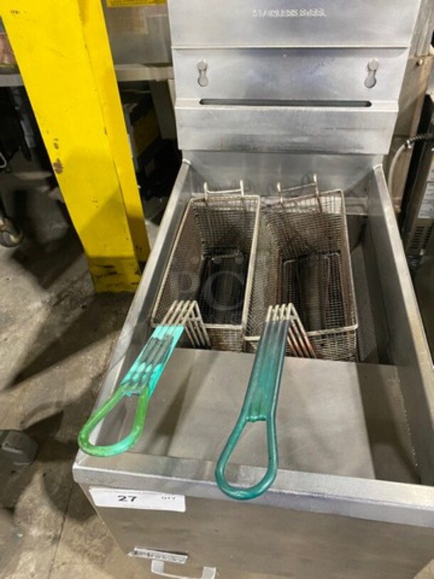 Pitco Commercial Natural Gas Powered Deep Fat Fryer! With 2 Metal Frying Baskets! All Stainless Steel! On Legs! Model: 35C SN: G09LB037953 - Image 5 of 9
