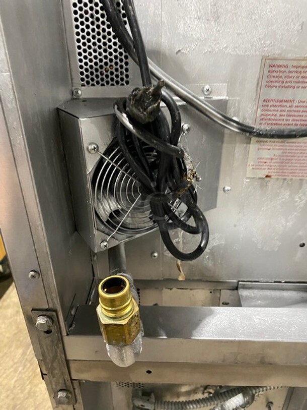 BEAUTIFUL! Blodgett Commercial Natural Gas Powered Double Stacked Convection Oven! With Metal Baking Racks! With View Through Doors! On Commercial Casters! All Stainless Steel! 2 X Your Bid! Makes One Unit! - Image 9 of 9