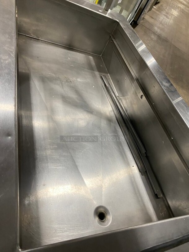 Low Temp Commercial Refrigerated Food Serving Station Counter/ Cold Pan! With Sneeze Guard! Stainless Steel Body! On Casters! Model: 50CFMX SN:FO4C05885L 120V 1PH - Image 5 of 8