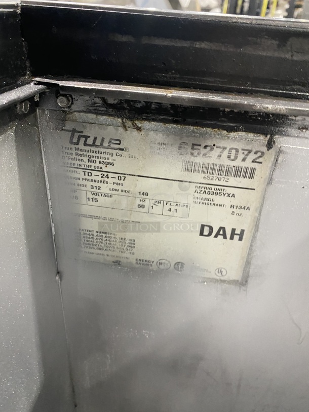 True Refrigerated 1 Top Sliding Door Beer Bottle Cooler! Model TD24-07 Serial 6527072! 115V 1 Phase!  - Image 6 of 7