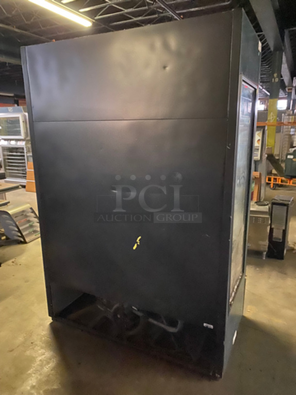 NICE! True Commercial 2 Door Reach In Cooler Merchandiser! With View Through Doors And Sides! With Beverage Racks! Model: GEM49 SN: 14461171 115V 60HZ 1 Phase - Image 3 of 9