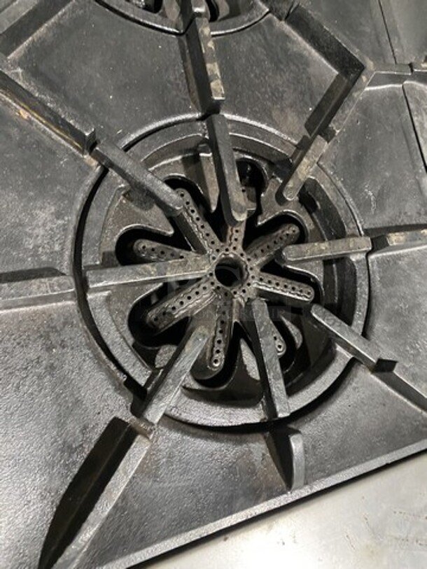 Garland Natural Gas Powered Heavy Duty Wide Series 4 Burner Cooktop! With 2 Door Storage Underneath!  - Image 6 of 9