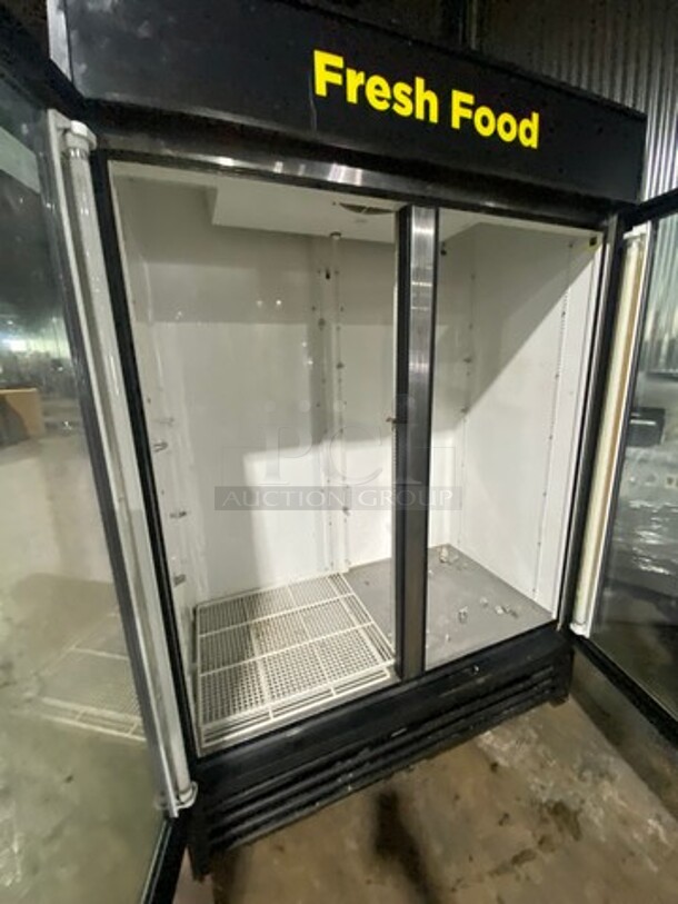 True 2 Door Reach In Cooler Merchandiser! With View Through Doors! With Poly Coated Racks! Model: GDM49 SN: 14404664 115V 60HZ 1 Phase - Image 5 of 8