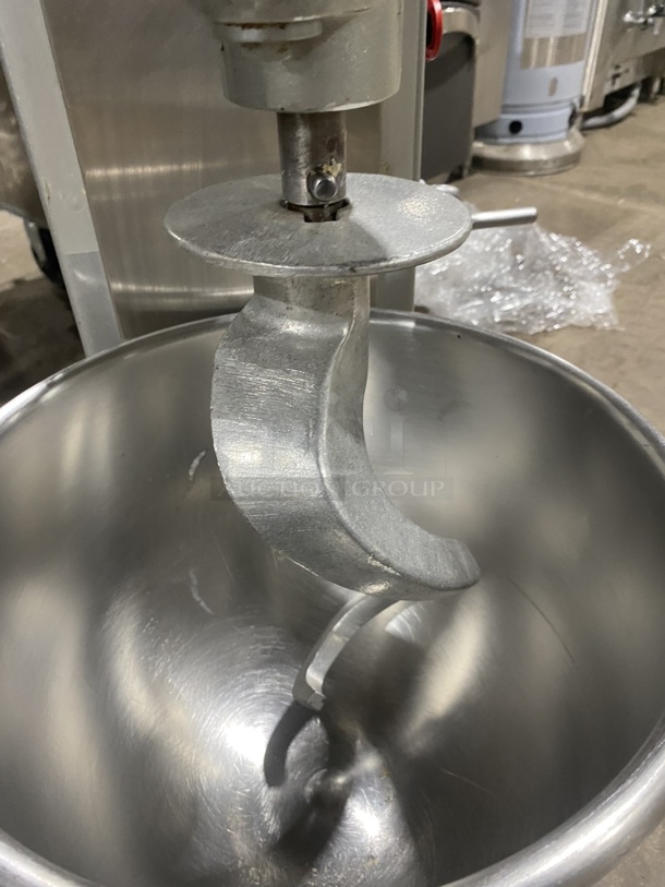 NICE! UNIVEX  20qt Countertop Planetary Mixer With Guard! Heavy Duty Stainless Steel Bowl! Model SRM20 Serial SRM204930244! Working When Removed!  - Image 6 of 10