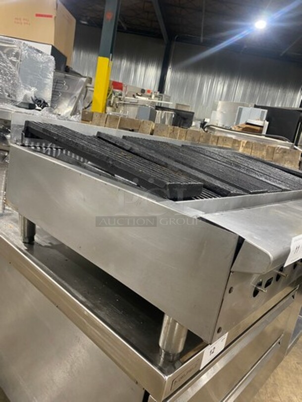 SWEET! Vulcan Commercial Countertop Natural Gas Powered Char Broiler Grill! Stainless Steel Body! On Small Legs! - Image 2 of 9