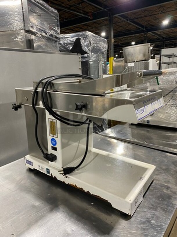 Oliver Commercial Countertop Mini Chip Slicer! Model: 738 SN: 188922 115V 60HZ 1 Phase - Image 2 of 8