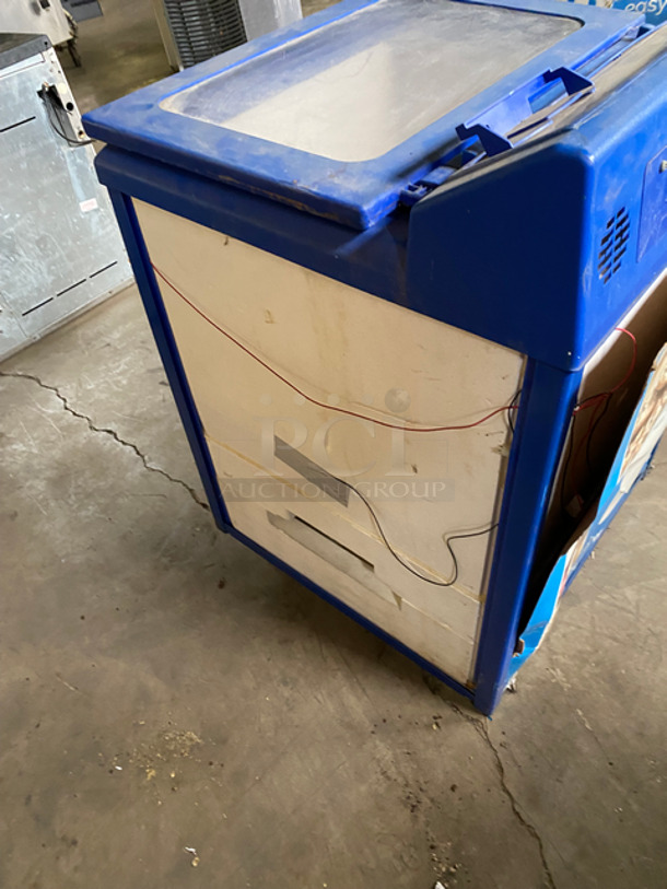 Commercial Reach In Freezer Merchandiser! Model: FY07C SN: 0823829 120V 60HZ 1 Phase - Image 4 of 7
