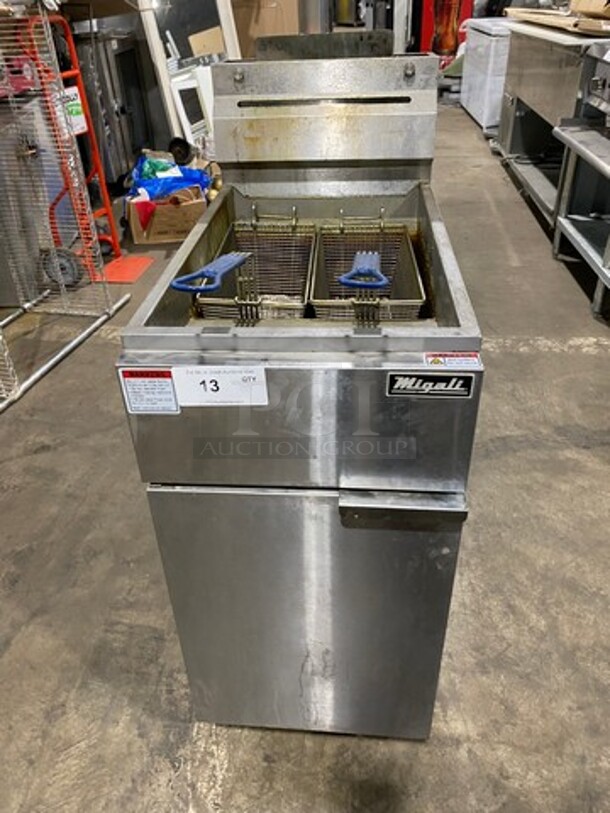 Migali Commercial Natural Gas Powered Deep Fat Fryer! With 2 Metal Frying Baskets! With Back Splash! All Stainless Steel! On Legs! Model: CF40NG! Working When Removed!