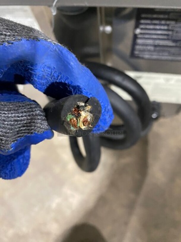 LATE MODEL! 2017 Turbo Chef Commercial Countertop Rapid Cook Oven! On Small Legs! Model: NGO SN: NGOD34498 208/240V 60HZ 1 Phase - Image 8 of 8